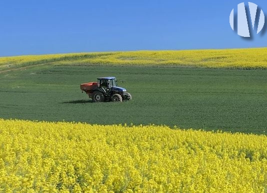 CENTRE VAL DE LOIRE. Groot loonbedrijf - 