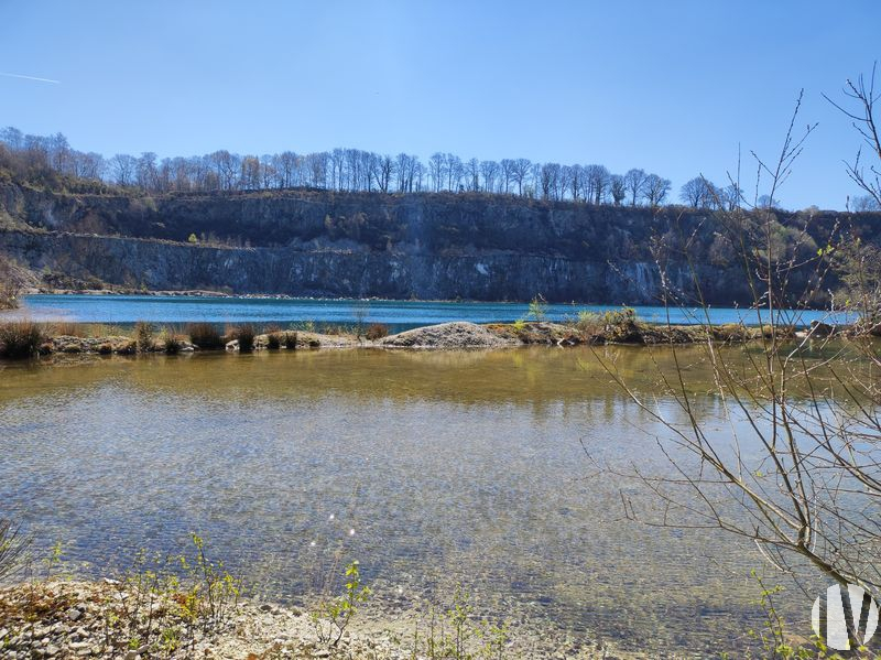 MAYENNE.Former quarry on a beautiful 17-hectare site - 