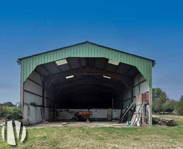 OUEST MAYENNE. Breeding hen farm - 