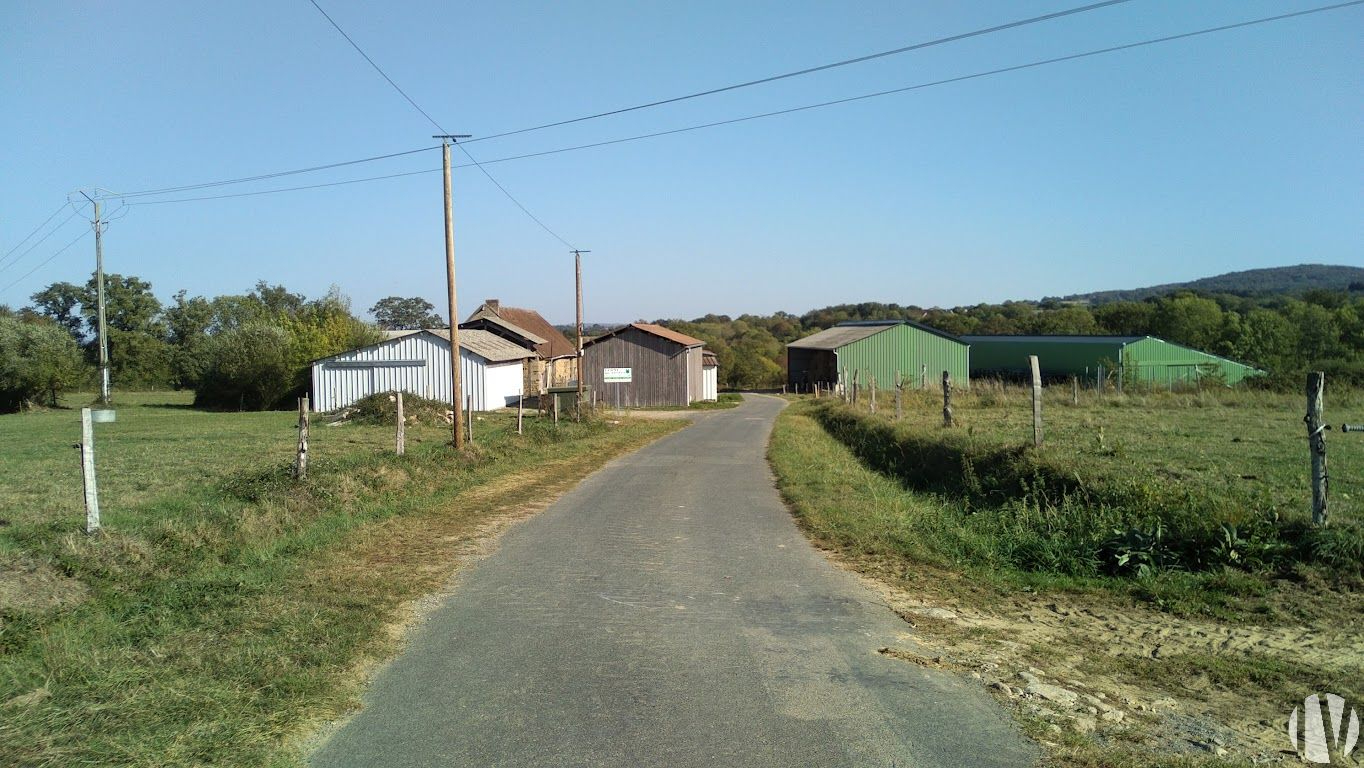 NORD LIMOUSIN. Exploitation agricole bio de 80 hectares - 