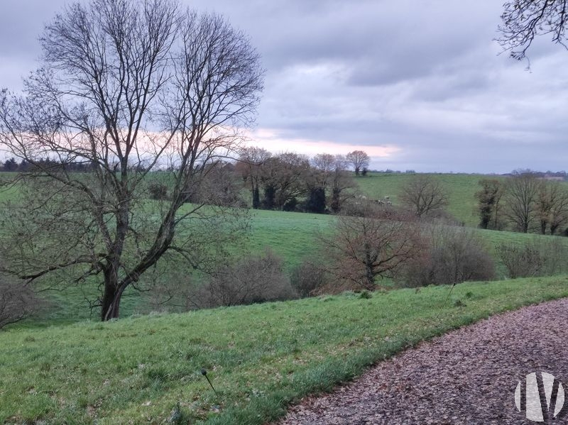 SARTHE. Exploitation laitière, volailles et cultures de 180 hectares, bonne rentabilité - 