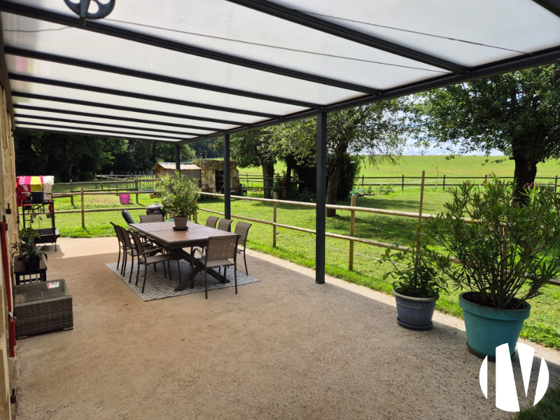 VIENNE, beautiful equestrian property with character set in 70 hectares - 